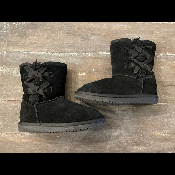 Koolaburra by UGG black short Victoria big kid/girls size 2 - Picture 1 of 5